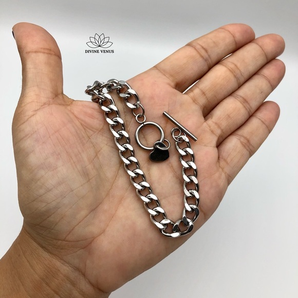 Toggle Clasp Curb Chain Bracelet | Stainless Steel - Picture 3 of 10